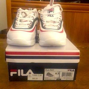 FILA- Ray -Big kid’s size 6.5 sneakers